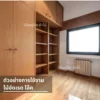 ห้องแต่งตัวพร้อมตู้ไม้เรดโอ๊คเต็มผนัง