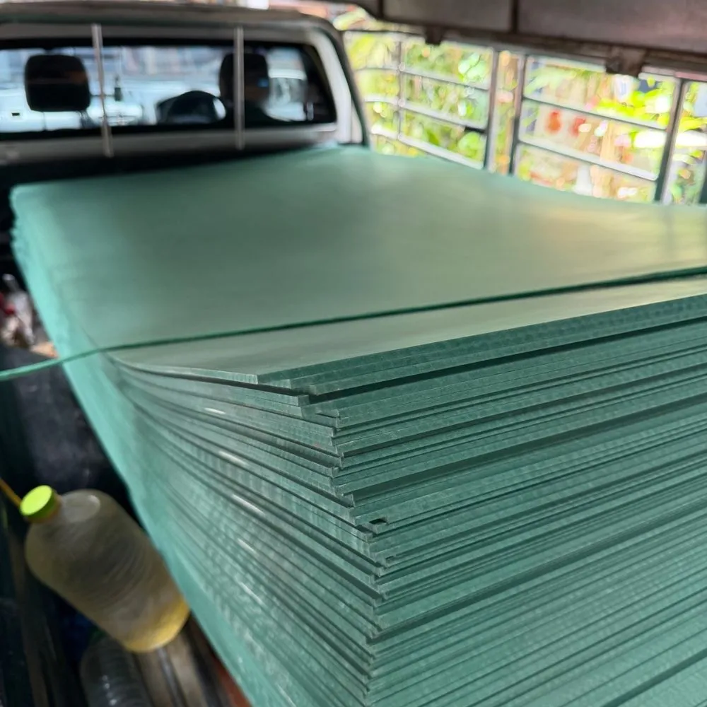 agro-hmr-e2-v313-real-product-photo-02 ไม้อัดเรดโอ๊ค รายละเอียดลายไม้และพื้นผิวสินค้าจริง