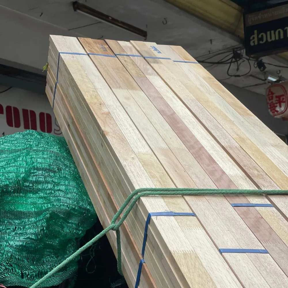 mixed-hardwood-battens-stack ไม้โครงเบญจพรรณสำหรับงานเฟอร์นิเจอร์และบิวท์อิน ชมภาพไม้จริง สีเนื้อไม้ และกองไม้โครง พร้อมเลือกวัสดุงานไม้จากวิวัฒน์ชัยค้าไม้