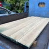 real-ash-wood-lumber กองไม้แอช (Ash Wood) วางเรียงซ้อนกันเป็นชั้น แสดงลักษณะไม้แปรรูปและสีเนื้อไม้ธรรมชาติ