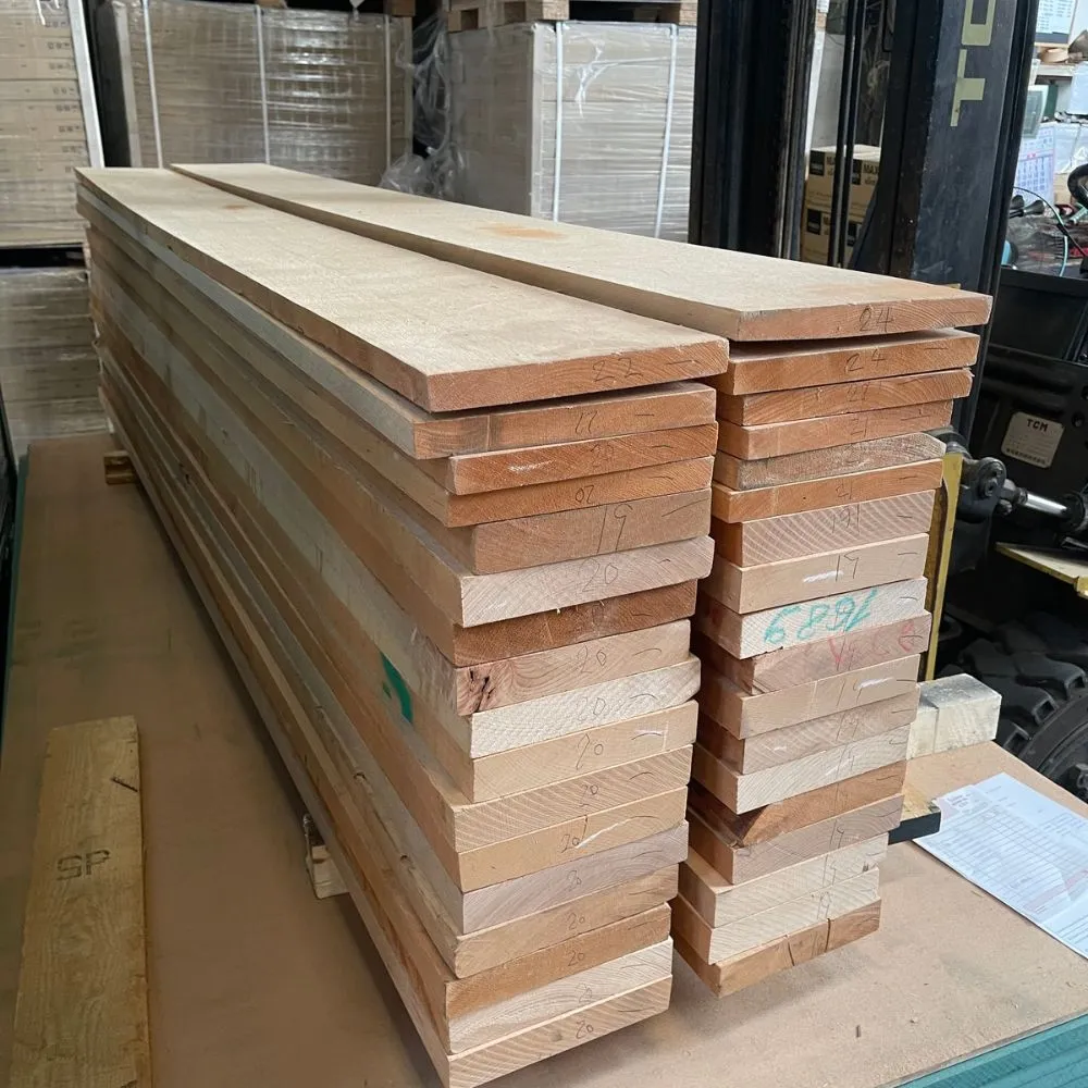 real-beech-wood-lumber รูปจริงไม้บีช แสดงลักษณะเนื้อไม้และลวดลายธรรมชาติ