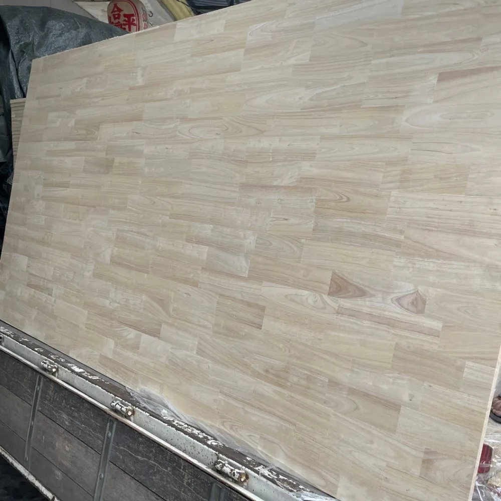 rubberwood-straight-grain-panel-real-product-photo ไม้ยางพาราประสานลายตรง ภาพสินค้าจริง | วิวัฒน์ชัยค้าไม้