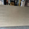 white-oak-veneer-plywood-real-product-photo-01 ชมไม้อัดไวท์โอ๊คจากสินค้าจริง พร้อมลวดลายเสี้ยนไม้และโทนสีธรรมชาติ เพื่อประกอบการเลือกวัสดุสำหรับงานเฟอร์นิเจอร์ ตู้บิลต์อิน และงานตกแต่งภายใน