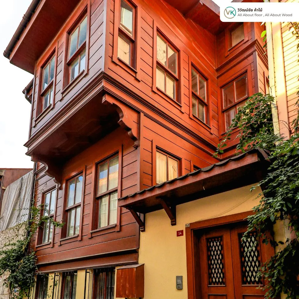 บ้านไม้โบราณเคลือบด้วย TOA WoodStain Gloss สี Mahogany