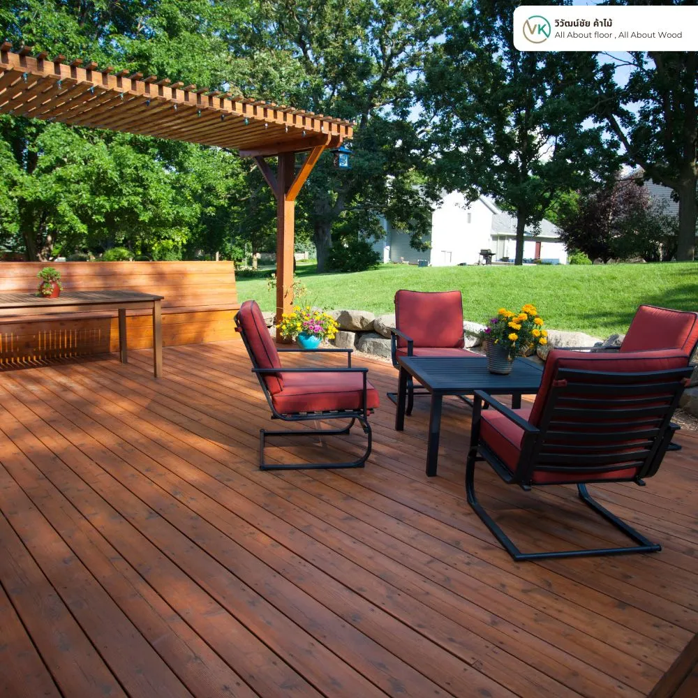 ตัวอย่างการใช้งาน TOA Decking Stain Matt บนระเบียงไม้ ระเบียงไม้พร้อมศาลาเคลือบ TOA Decking Stain Matt