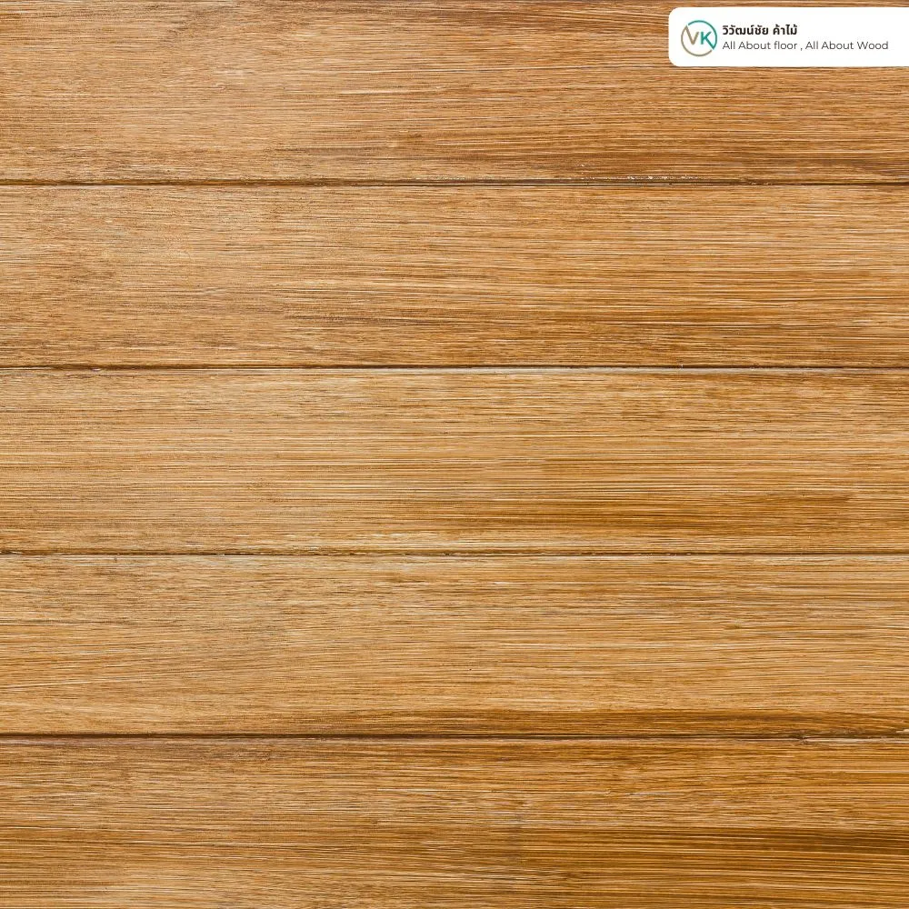 พื้นไม้หลังอุดโป๊และขัดเรียบพร้อมเคลือบ