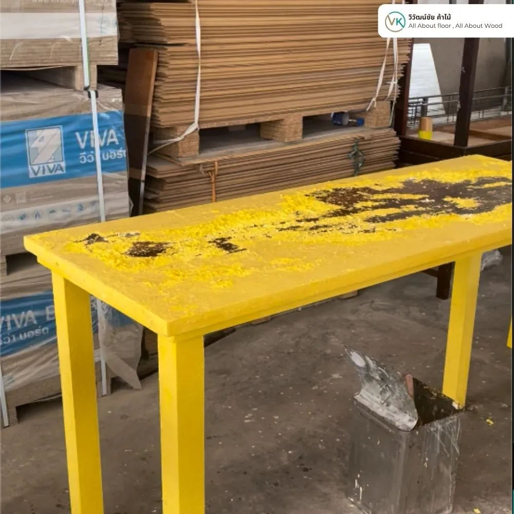 สีไม้เริ่มพองและหลุดหลังใช้น้ำยาฟอกขาว ตราม้าคู่