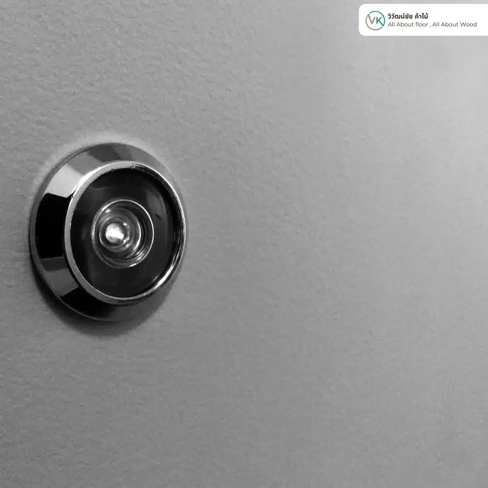 Chrome Door Viewer on Gray Door_result ตาแมวประตูโครมติดตั้งบนประตูสีเทา