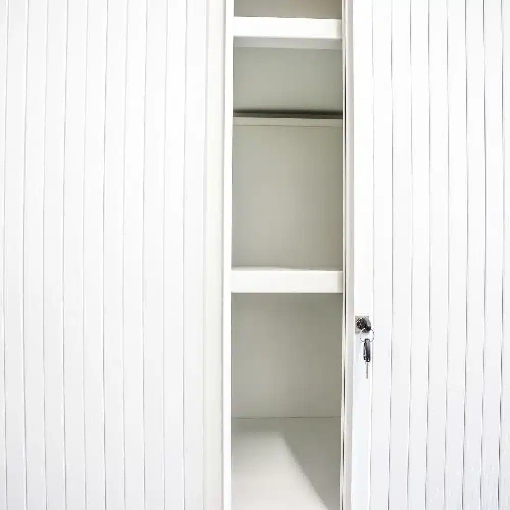 White Sliding Cabinet Door_result ประตูตู้บานเลื่อนสีขาวลายเซาะร่องพร้อมกุญแจ