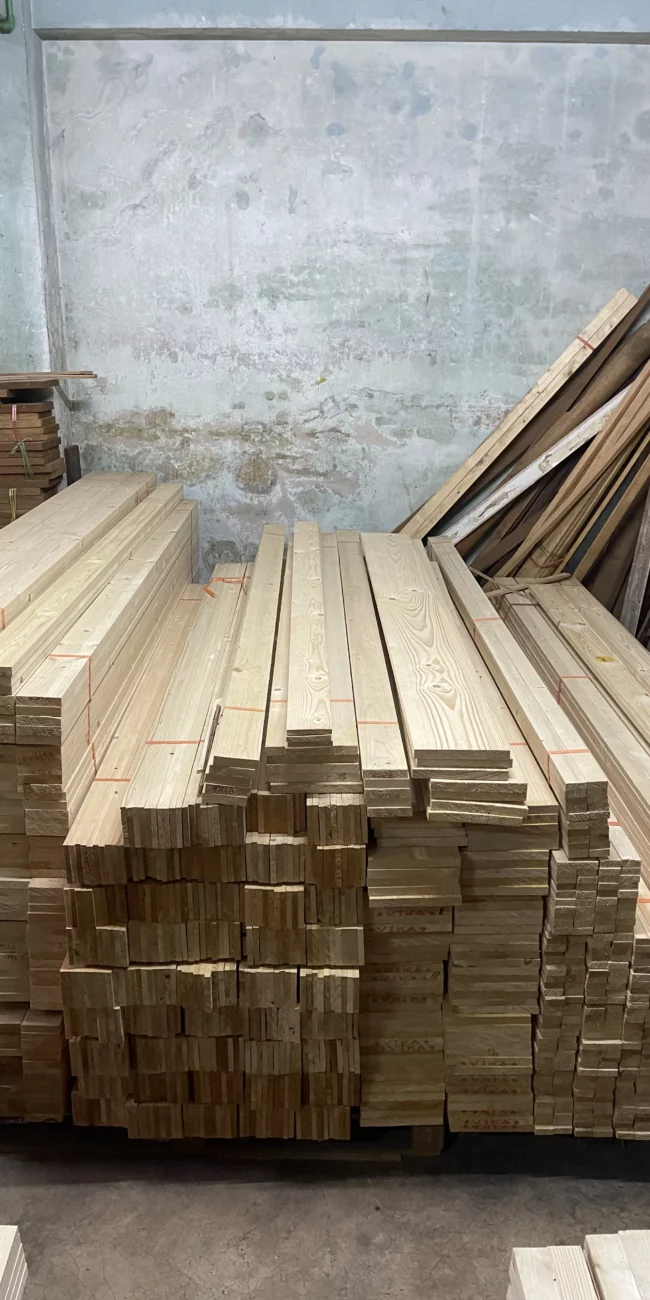 รูปสินค้าไม้สนลายเสี้ยนชัด โทนสีธรรมชาติ