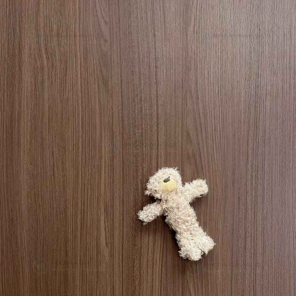 Laminate Floor VK Top Wood 10722 Office Application พื้นไม้ลามิเนต VK Top Wood รุ่น 10722 ตัวอย่างการติดตั้งในห้องทำงาน วิวัฒน์ชัยค้าไม้