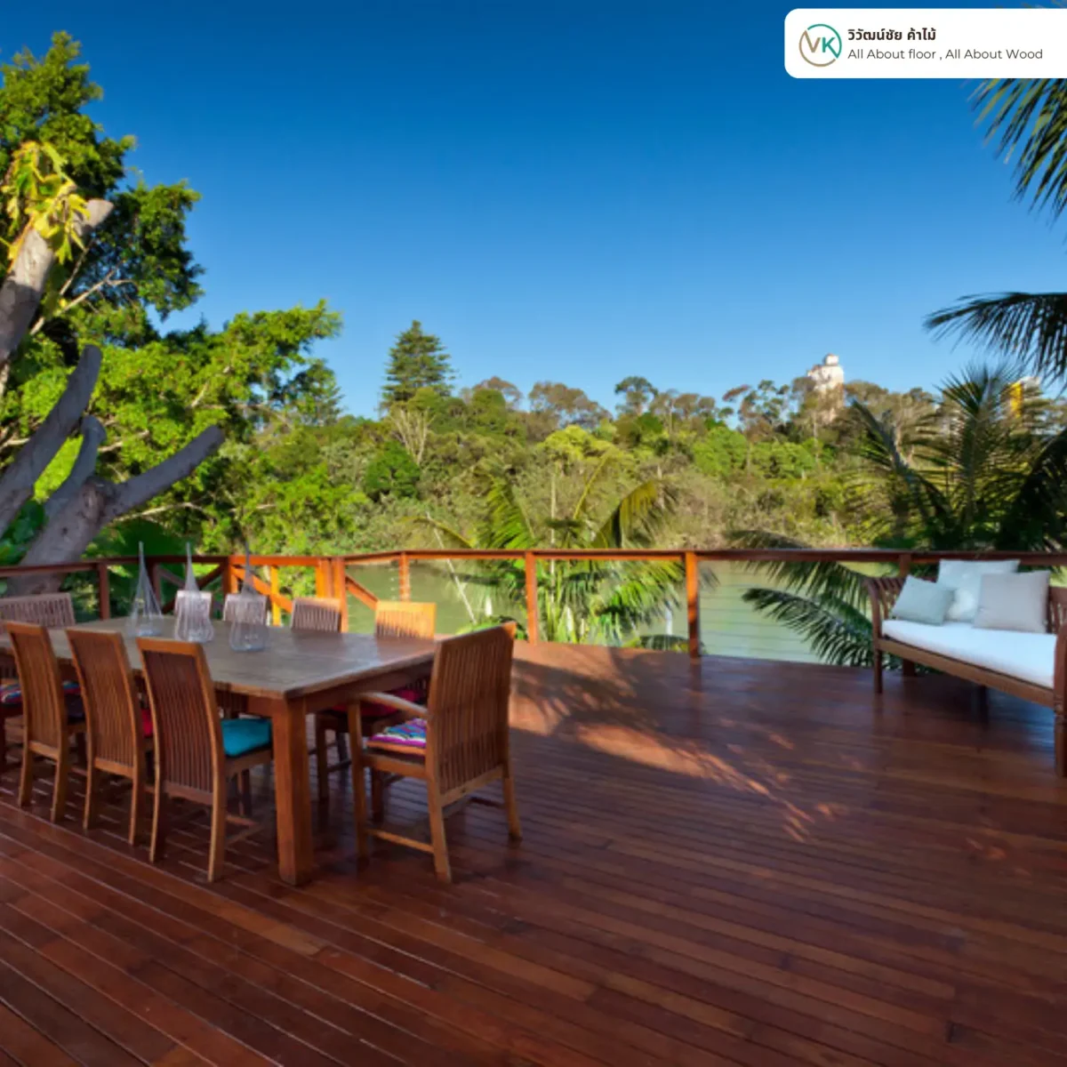 สีย้อมพื้นไม้ TOA Decking Stain ชนิดด้าน ตัวอย่างระเบียงไม้พร้อมชุดโต๊ะอาหาร สีย้อมพื้นไม้ TOA Decking Stain ชนิดด้าน ตัวอย่างระเบียงไม้พร้อมชุดโต๊ะอาหาร